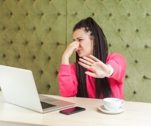 دلیل بوی بد لیوان شیشه ای و راه حل آن