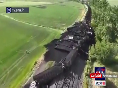 خارج شدن یک قطار باری از ریل در آمریکا