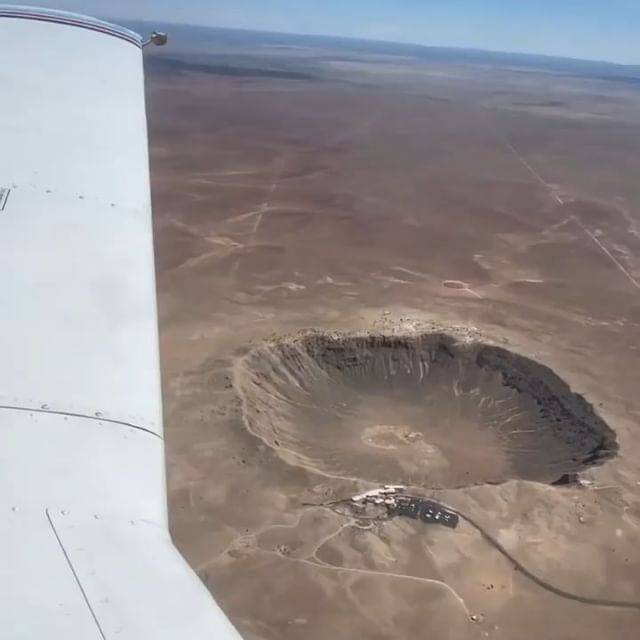 پرواز بر فراز دهانه برخوردی شهاب سنگی در آریزونا