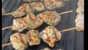 جوجه کباب با سس ماستی مخصوص