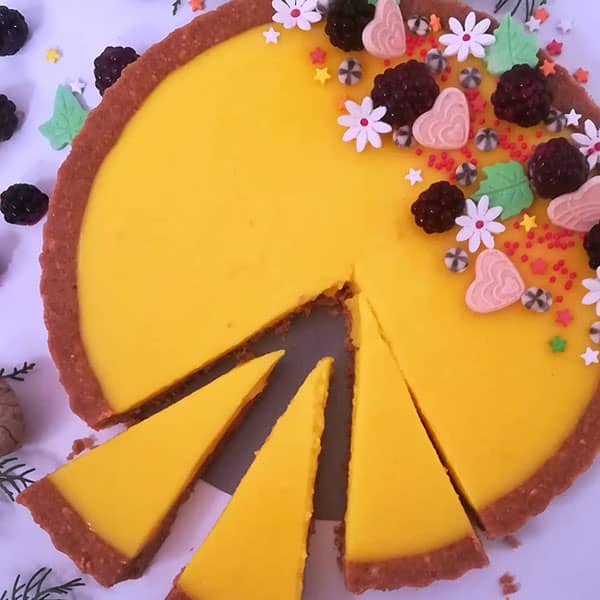 تارت کرم زعفرانی خوشمزه به روش مجلسی