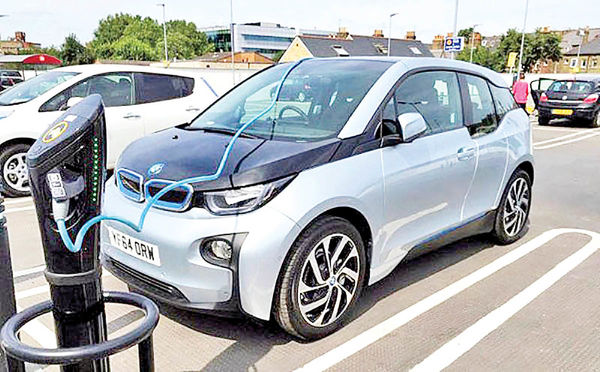 صنعت خودروهای الکتریکی از افزایش قیمت بنزین سود میبرد؟ صنعت خودروهای الکتریکی از افزایش قیمت بنزین سود میبرد؟