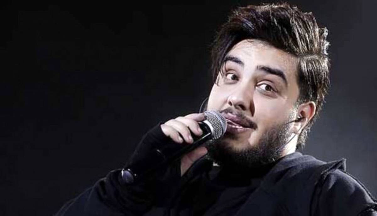 اجرای زنده موزیک «ساحل آرامش» در کنسرت آرون افشار