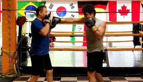 تمرین بوکس همایون شجریان با آهنگ مسعود صادقلو