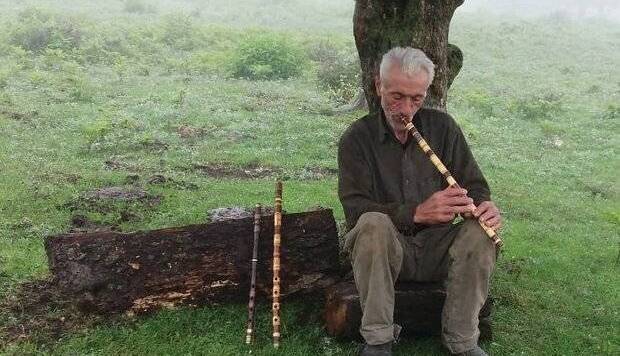 آخرین خنیاگر موسیقی شبانی مازندران در بیمارستان بستری شد