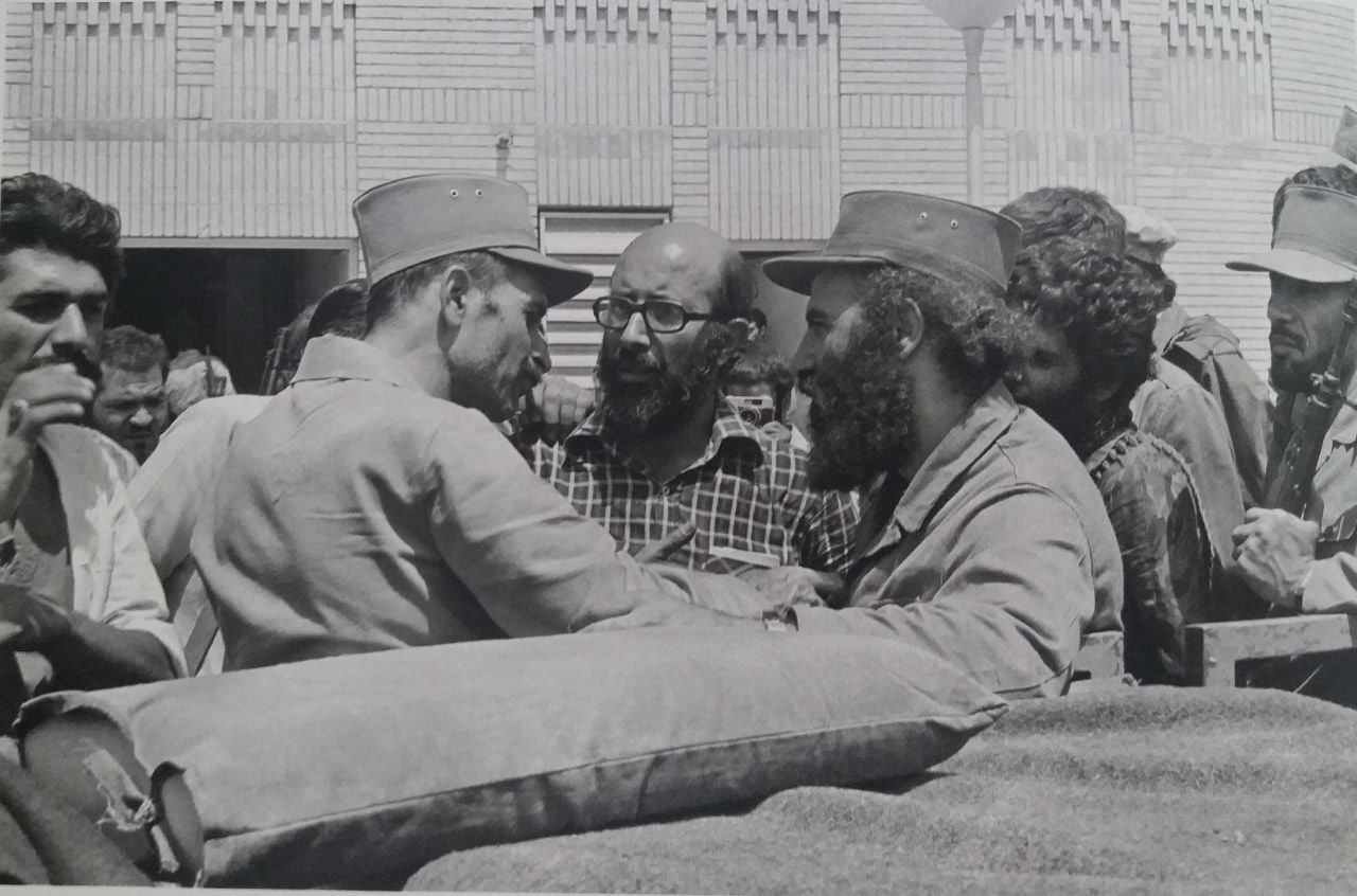 عکس/ تیمسار فلاحی و مصطفی چمران در پاوه سال 58