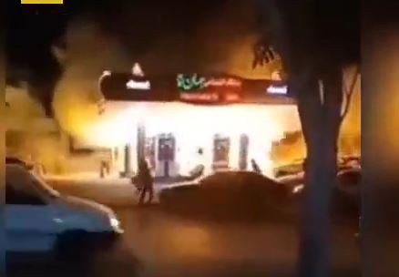 تیبا درست نپیچید، جایگاه سوخت در شیراز آتش گرفت!