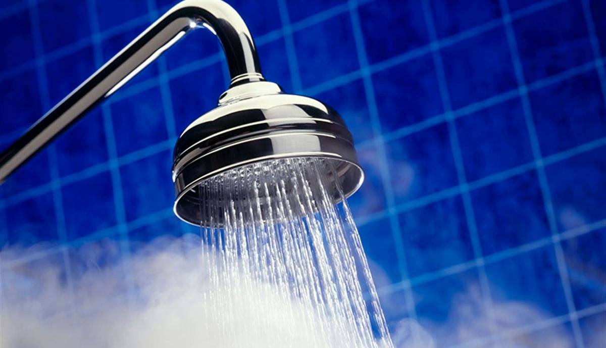 نقش دوش گرفتن روزانه در سلامت پوست