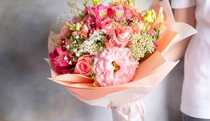 خانواده پسر تو خواستگاری چطور باید رفتار کنند؟