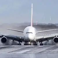 لحظه فرود بزرگترین هواپیمای مسافربری جهان