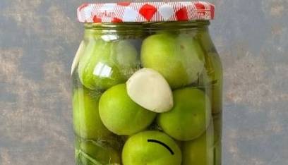 راز خوشمزه شدن «ترشی گوجه سبز» جذاب