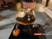 سرو نوشیدنی با ورق طلا در رستورانی در تهران!
