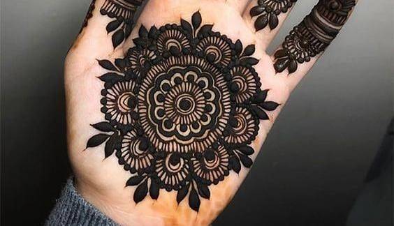 نقش حنای پر کار برای کف دست نقش حنای پر کار برای کف دست
