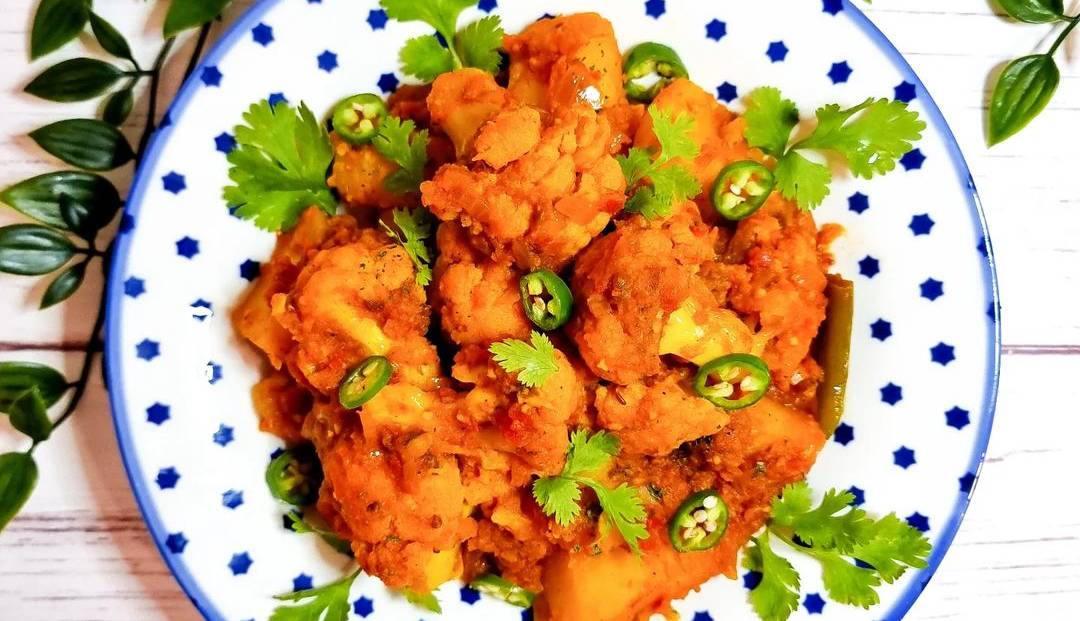 آلو گُبی؛ یک اشکنه هندی راحت و سبک