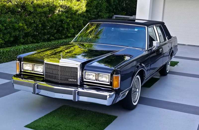 امکانات خیره‌کننده سدان لوکس «لینکلن» در 33 سال پیش