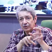 نادر مشایخی: فروغ بهترین شاعر معاصر است