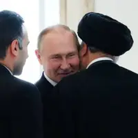 خوش و بش رئیسی و پوتین در حاشیه اجلاس دریای‌ خزر