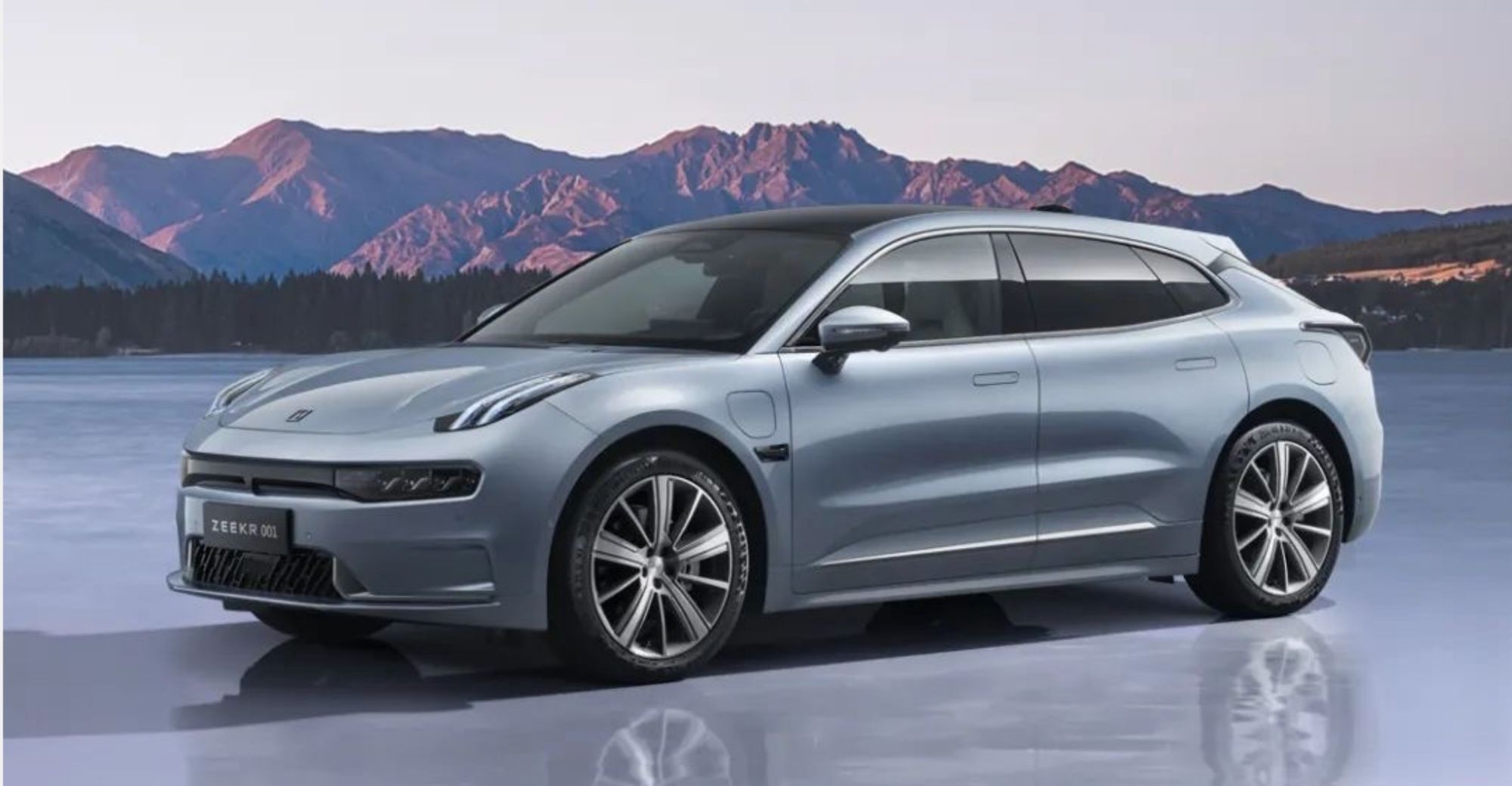 نمایشی از هاچ‌بک برقی زیبای «جیلی»