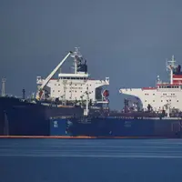 رویترز: نفتکش توقیف شده حامل پرچم ایران به بندر یونانی منتقل شد