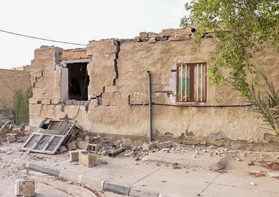 وزیر بهداشت: موضوع مهم منطقه زلزله زده احتمال گرمازدگی ساکنان است