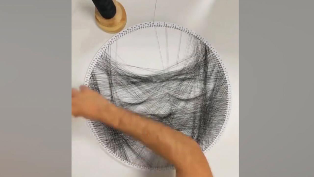 طراحی حرفه‌ای چهره با نخ!