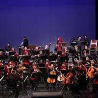 ارکستر سمفونیک تهران روی صحنه می‌رود