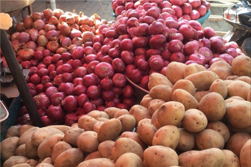کاهش عرضه، علت افزایش قیمت سیب‌زمینی و پیاز در مشهد