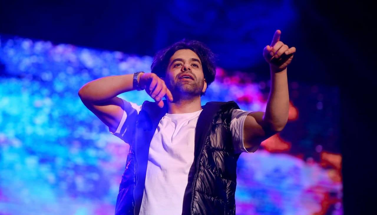 رضا بهرام و اجرای «ای ایران» در کنسرت سی صد