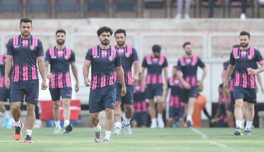 تمرین پرسپولیسی‌ها در هوای مطبوع