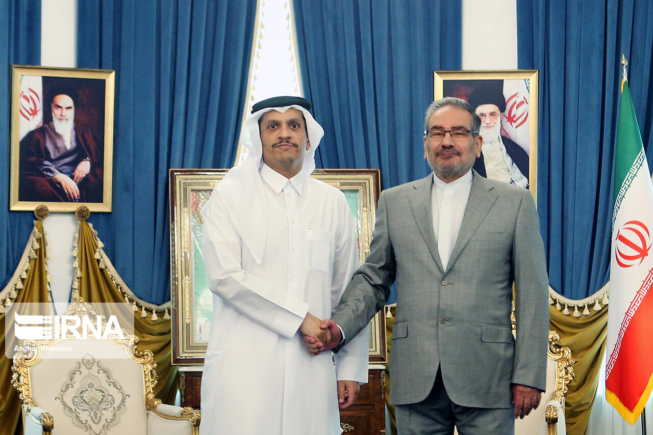 عکس/ دیدار وزیر خارجه قطر با علی شمخانی