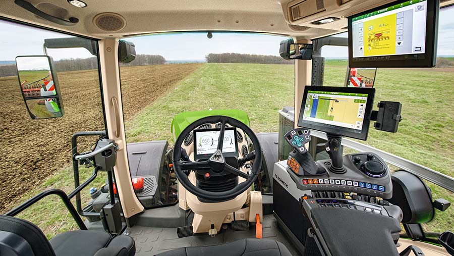 رانندگی با پیشرفته‌ترین تراکتور جهان