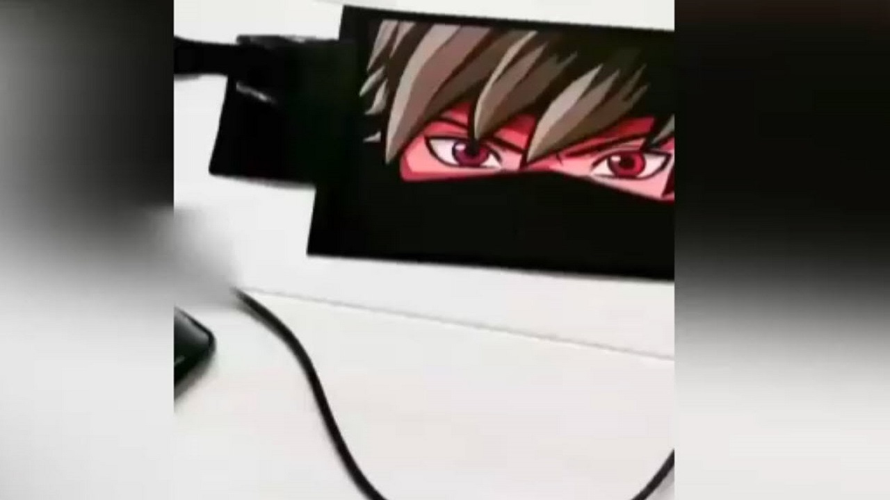 ماسک طراحی شده بر صفحه نمایش OLED انعطاف پذیر