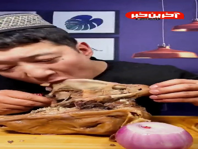 کله پاچه خور حرفه‌ای ایشون هستن!