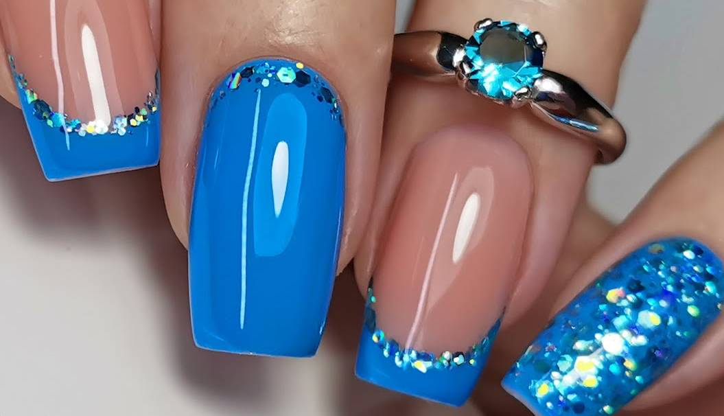 طراحی ناخن با تم آبی