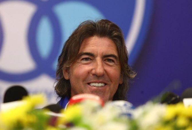 سرمربی استقلال کار سختی دارد!