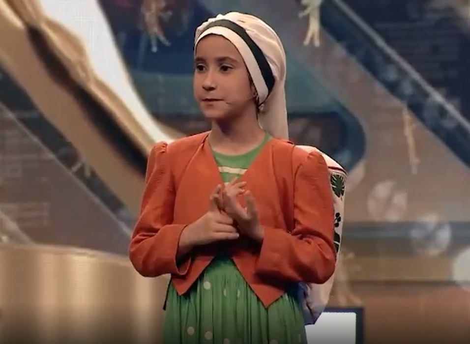 اجرای ساینا دختر دوبلور و نابغه خوزستانی