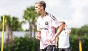 گلزنی روی ضربه آزاد؛ پسر بکام یاد پدر را زنده کرد