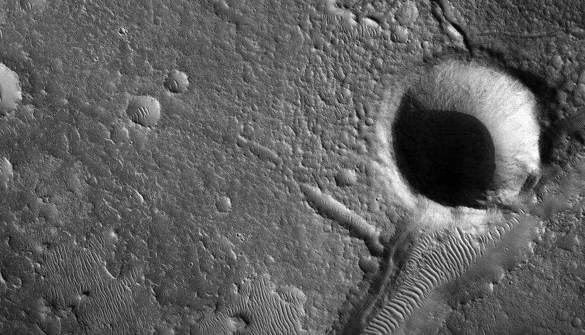 برآمدگی‌های مریخ در ویدیوی جدید مدارگرد ناسا به روح بیننده رخنه می‌کنند