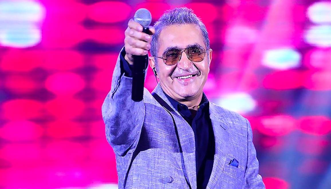 نماهنگ عاشقانه “آی لیلی” با صدای فریدون آسرایی