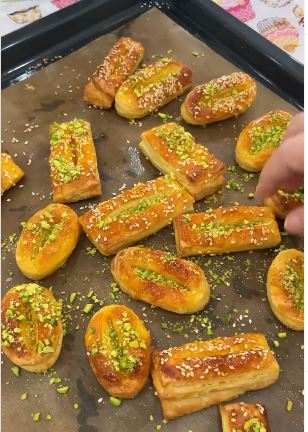 شیرینی زبان خانگی با خمیر هزار لا