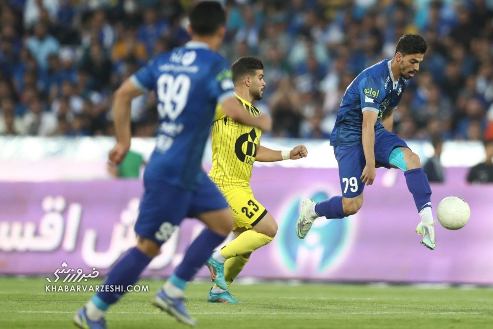 هافبک آبیها از لیست خارج میشود! هافبک آبیها از لیست خارج میشود!