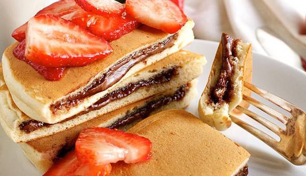 پنکیک شکم‌پر فوری بدون همزن