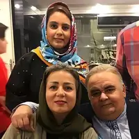 اکبر عبدی به همراه همسر و دخترش