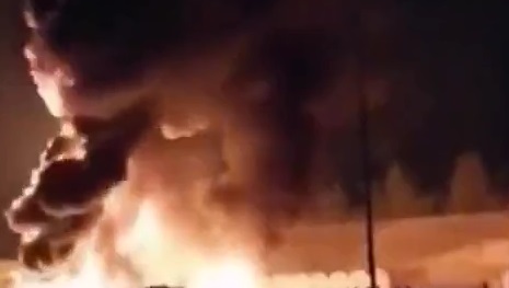 آتش سوزی یک میدان نفت در جاده کویر اربیل عراق