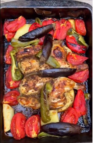 جوجه تنوری و سبزیجاتِ بریون جوجه تنوری و سبزیجاتِ بریون