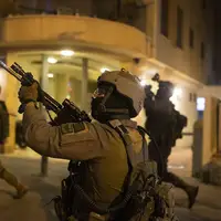 مجوز نخست وزیر تل آویو به پلیس برای شلیک به جوانان فلسطینی 