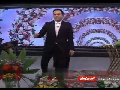 گیتار زدن مجری وسط برنامه زنده صدا و سیما