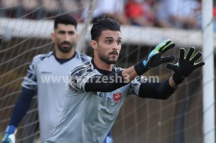 گلر پرسپولیس یکساله تمدید کرد