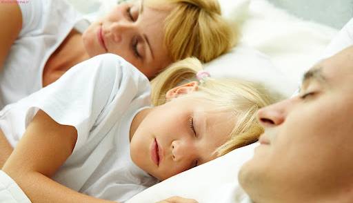 اشتباه 58 درصد والدین در خوابیدن کنار کودک