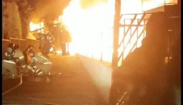 آتش‌سوزی یک مجموعه ورزشی در تهران